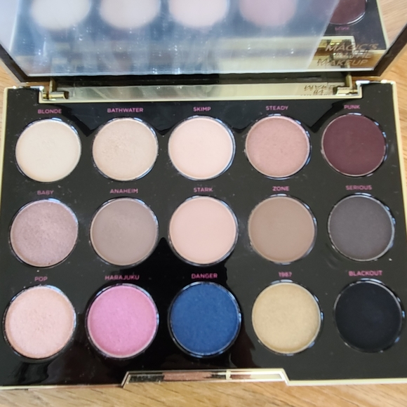 Urban Decay x Gwen Stefani palette - Picture 2 of 5